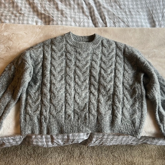 Abercrombie & Fitch Sweaters - Gray cable knit sweater
